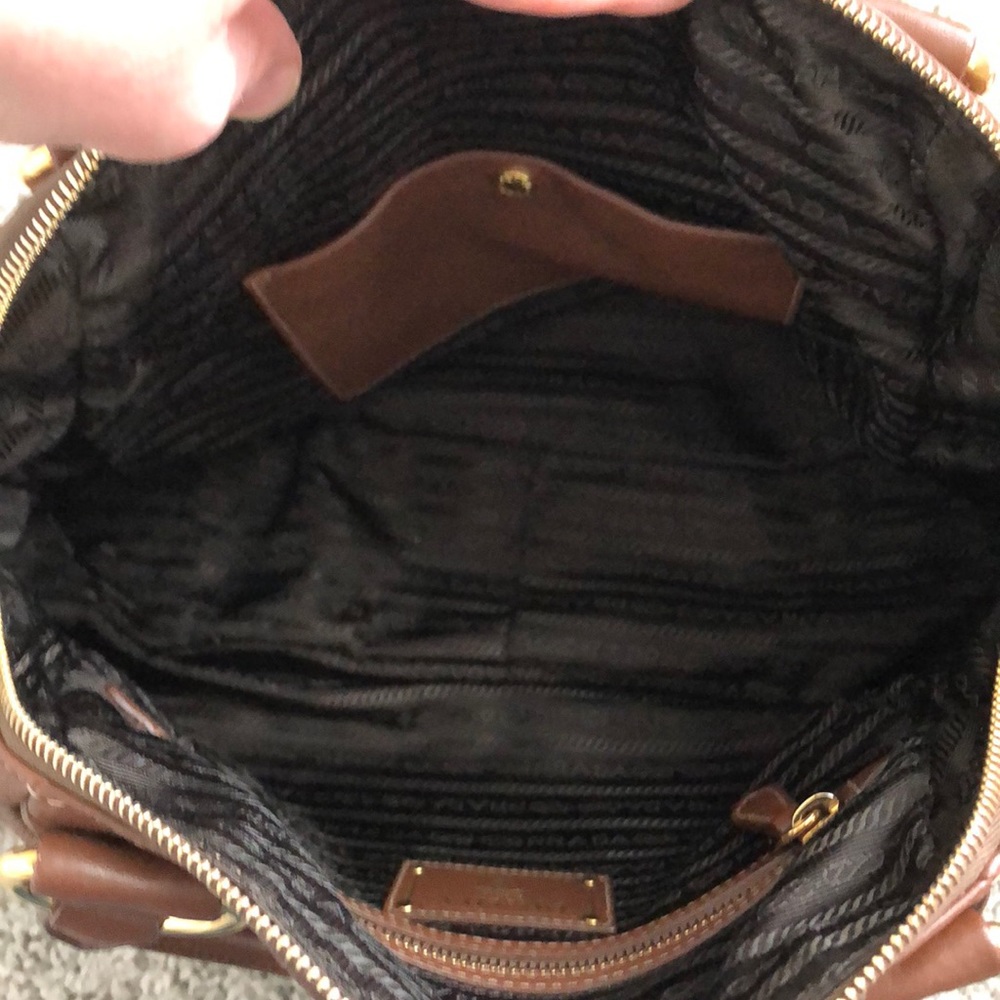 💯 Authentic Prada Bag - image 5
